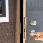 マンションで下階に水漏れ！関係を悪化させない「お詫び」の方法を解説